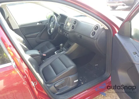 2011 Volkswagen Tiguan Se from USA, damaged, VIN WVGAV7AX5BW000923